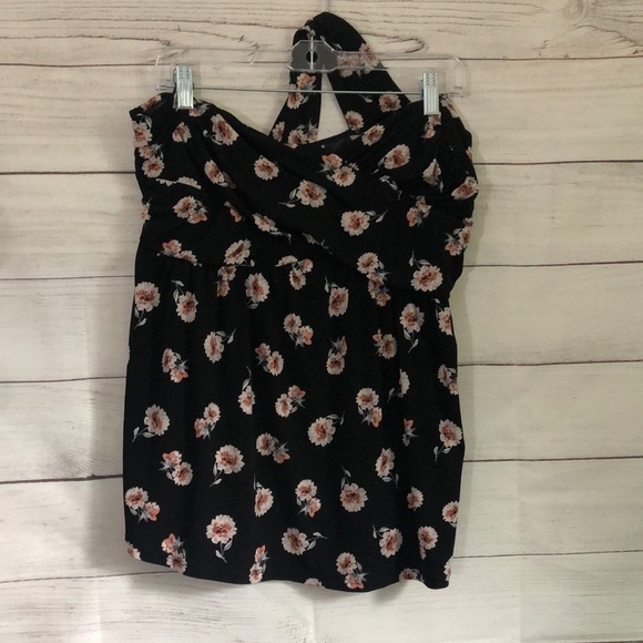 Torrid Black Floral Top Size 2 (18/20 or 2X) - Picture 1 of 6